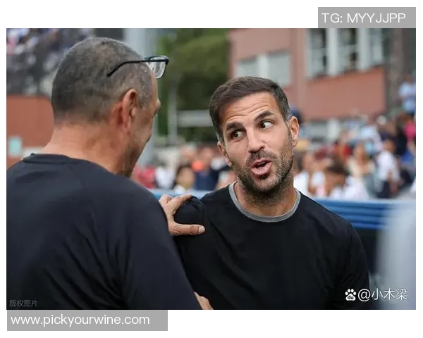 法布雷加斯领衔科莫逆袭意甲赛场引发全联盟关注与赞叹